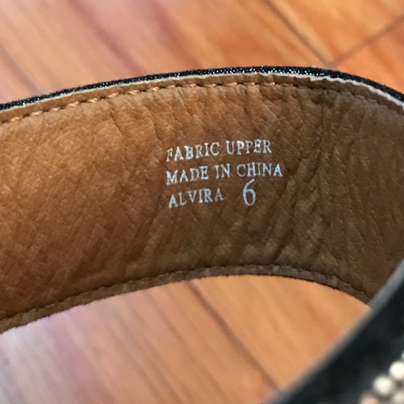 Yellow Box Wedges Heels Black Size 6 - Picture 6 of 6